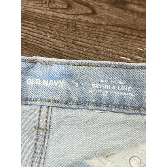 Old navy Sky High A line high rise shorts women's size 8 secret pockets Cut Offs - Picture 7 of 9